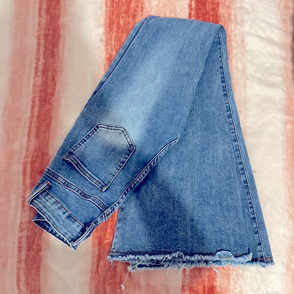 SHEIN med blue, flare jeans